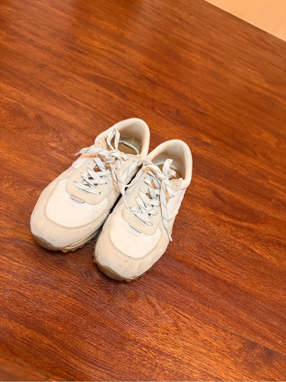 Universal Thread Cream Athletic Sneakers